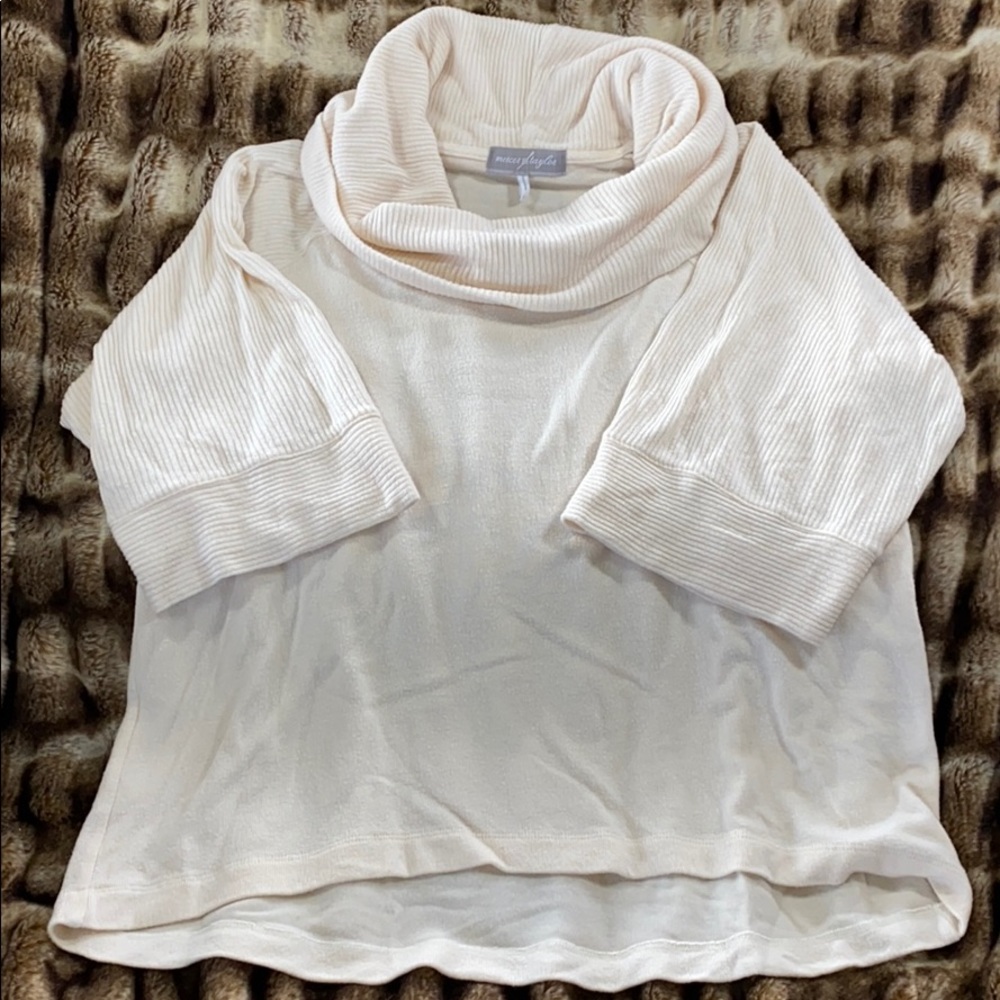 Mercer & Taylor • Cowl-Neck Short Slv Top Size: S